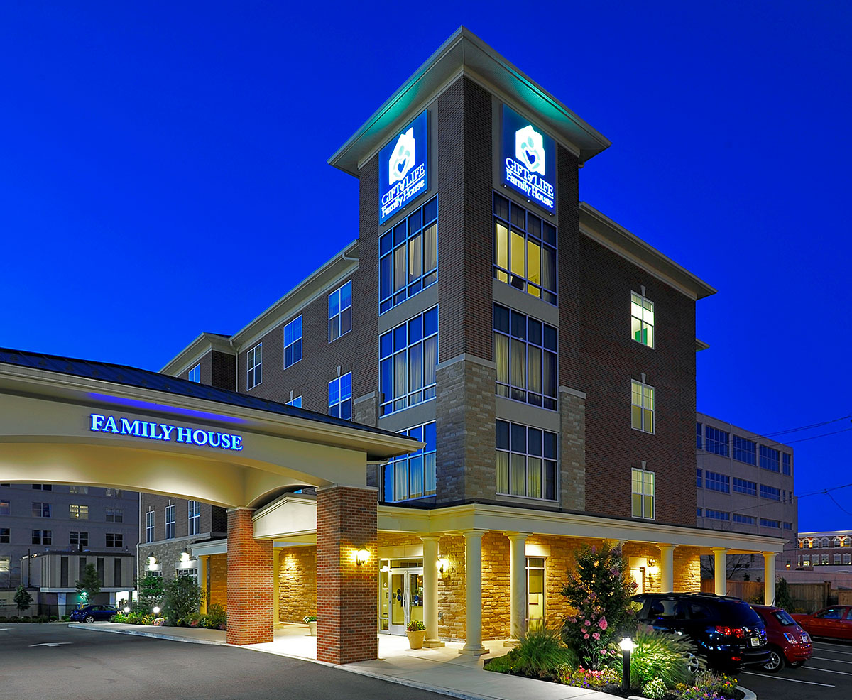 photo of exterior of gift of life family house at night